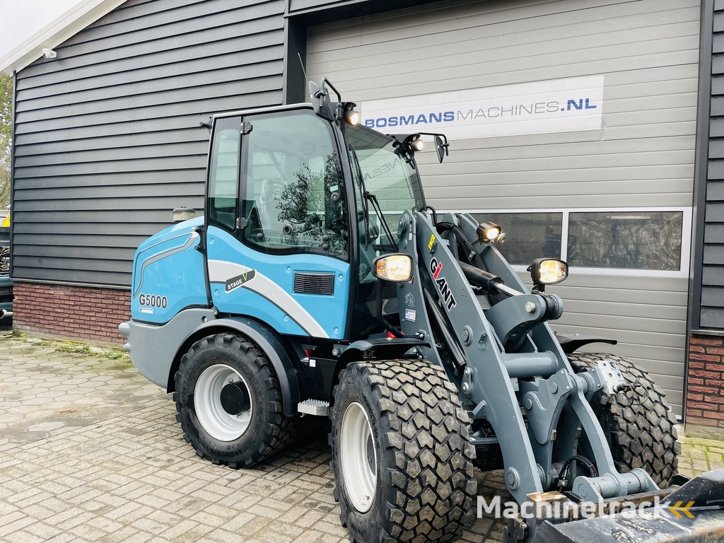 TE HUUR Giant G5000 5 T shovel / kniklader
