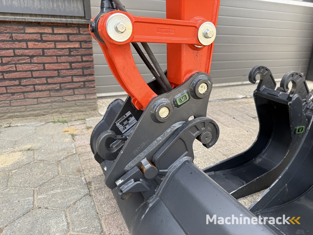 Kubota KX027 HI-SPEC minigraver NIEUW incl CW05 + 3 bakken