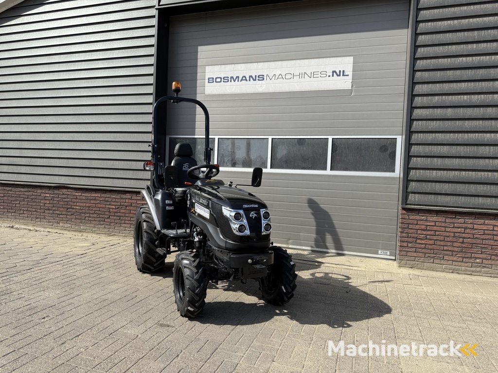 Solis 26 HST minitractor NIEUW black edition / brede agri banden