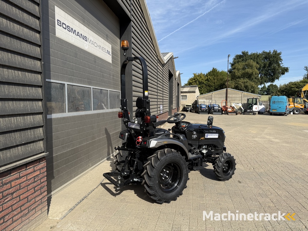 Solis 26 HST minitractor NIEUW black edition / brede agri banden