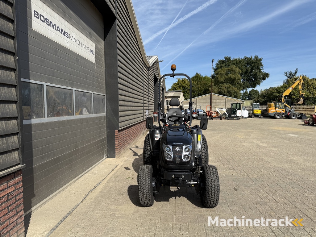 Solis 26 HST minitractor NIEUW BLACK EDITION hoge gazonbanden