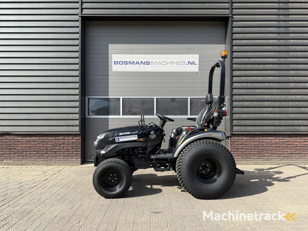 Solis 26 HST minitractor NIEUW BLACK EDITION hoge gazonbanden