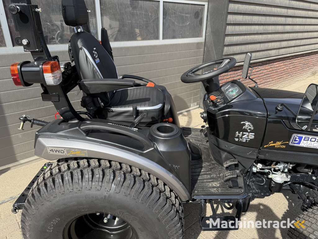 Solis 26 HST minitractor NIEUW BLACK EDITION hoge gazonbanden