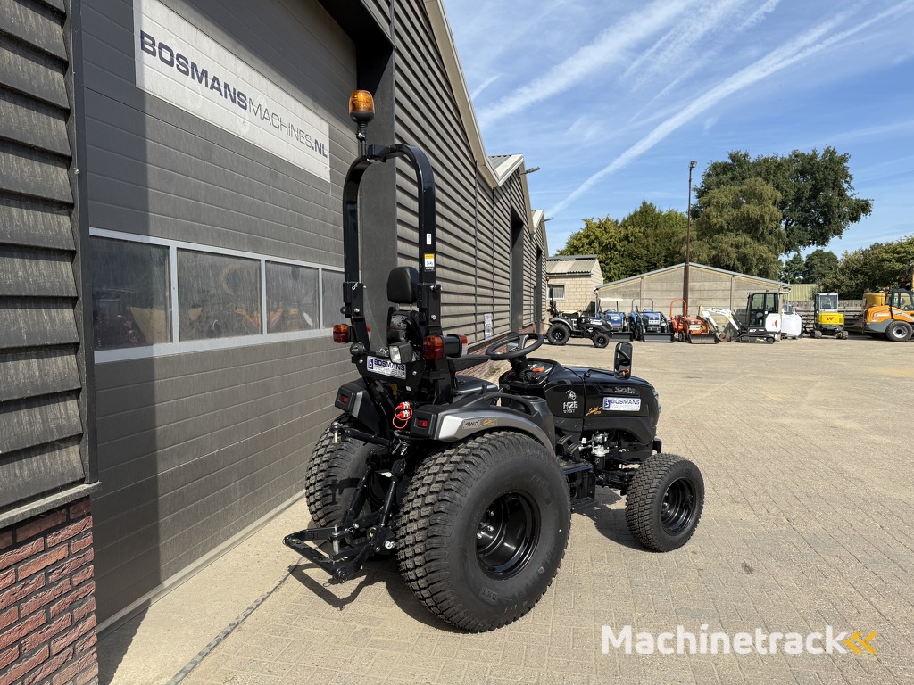 Solis 26 HST minitractor NIEUW BLACK EDITION hoge gazonbanden