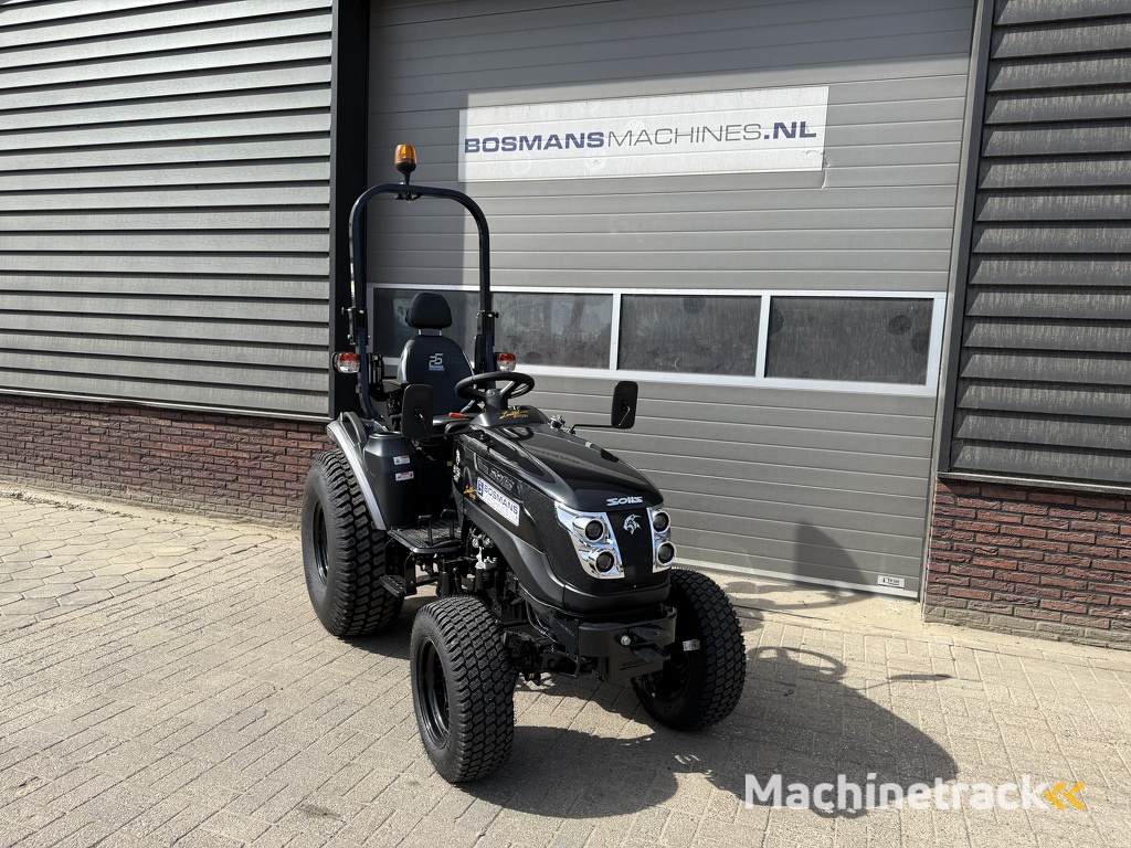 Solis 26 HST minitractor NIEUW BLACK EDITION hoge gazonbanden