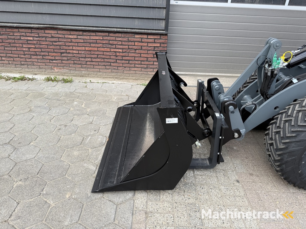 Giant G2700 HD X-TRA + minishovel / kniklader NIEUW
