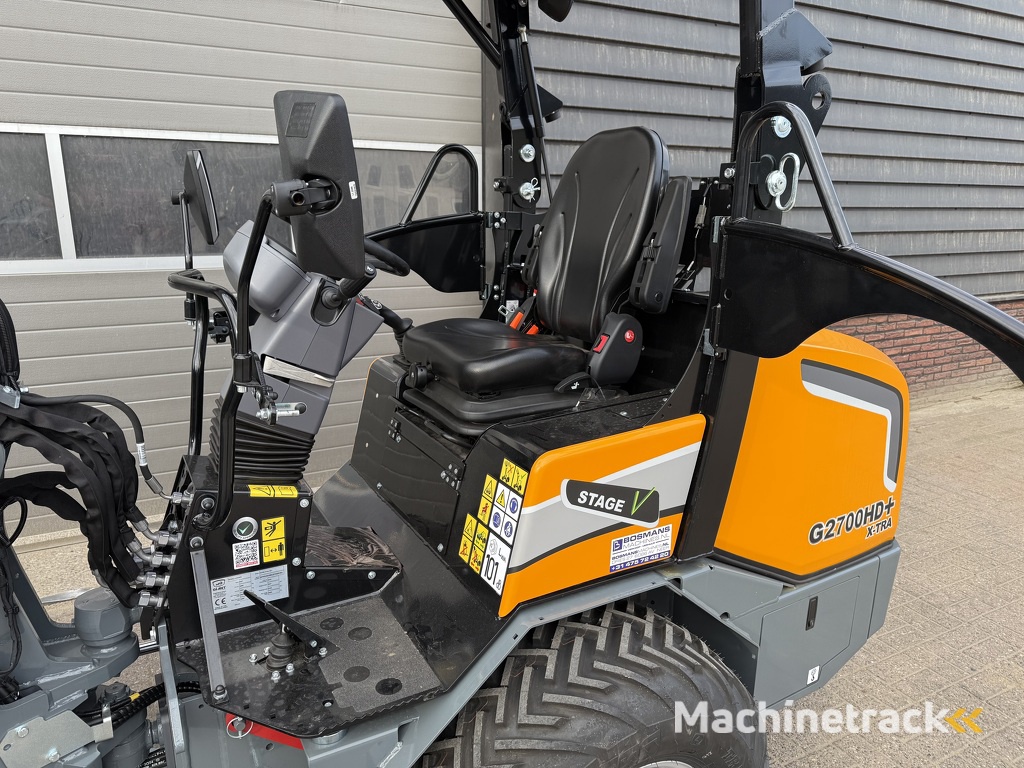 Giant G2700 HD X-TRA + minishovel / kniklader NIEUW