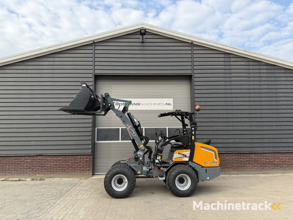 Giant G2700 HD X-TRA + minishovel / kniklader NIEUW