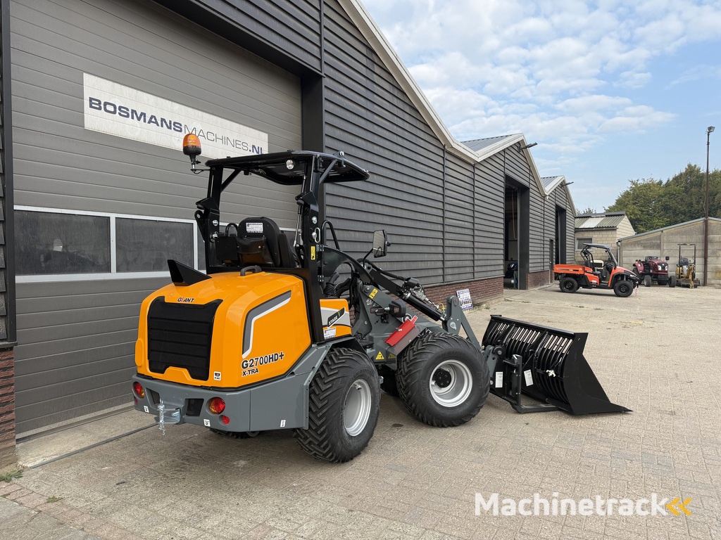Giant G2700 HD X-TRA + minishovel / kniklader NIEUW