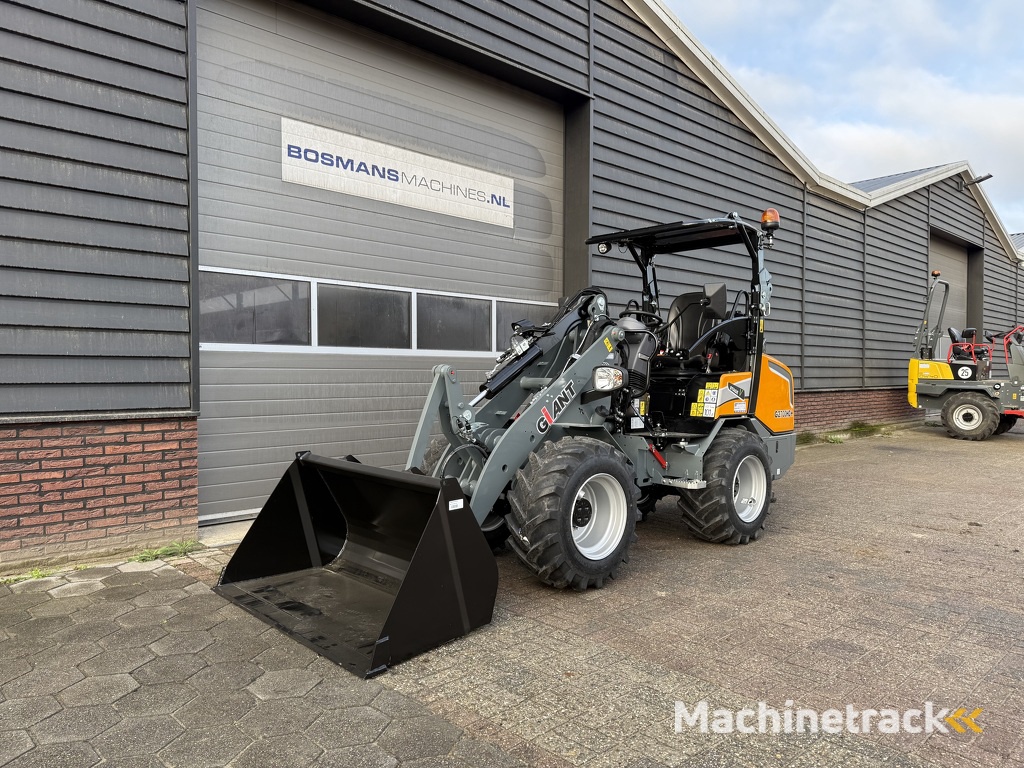 Giant G2700 HD + minishovel / kniklader NIEUW