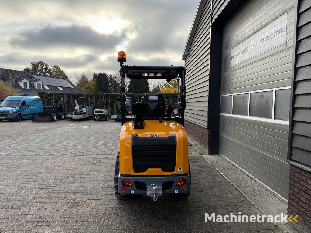 Giant G2700 HD + minishovel / kniklader NIEUW