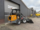 Miniaturansicht von Giant G2700 HD + minishovel / kniklader NIEUW