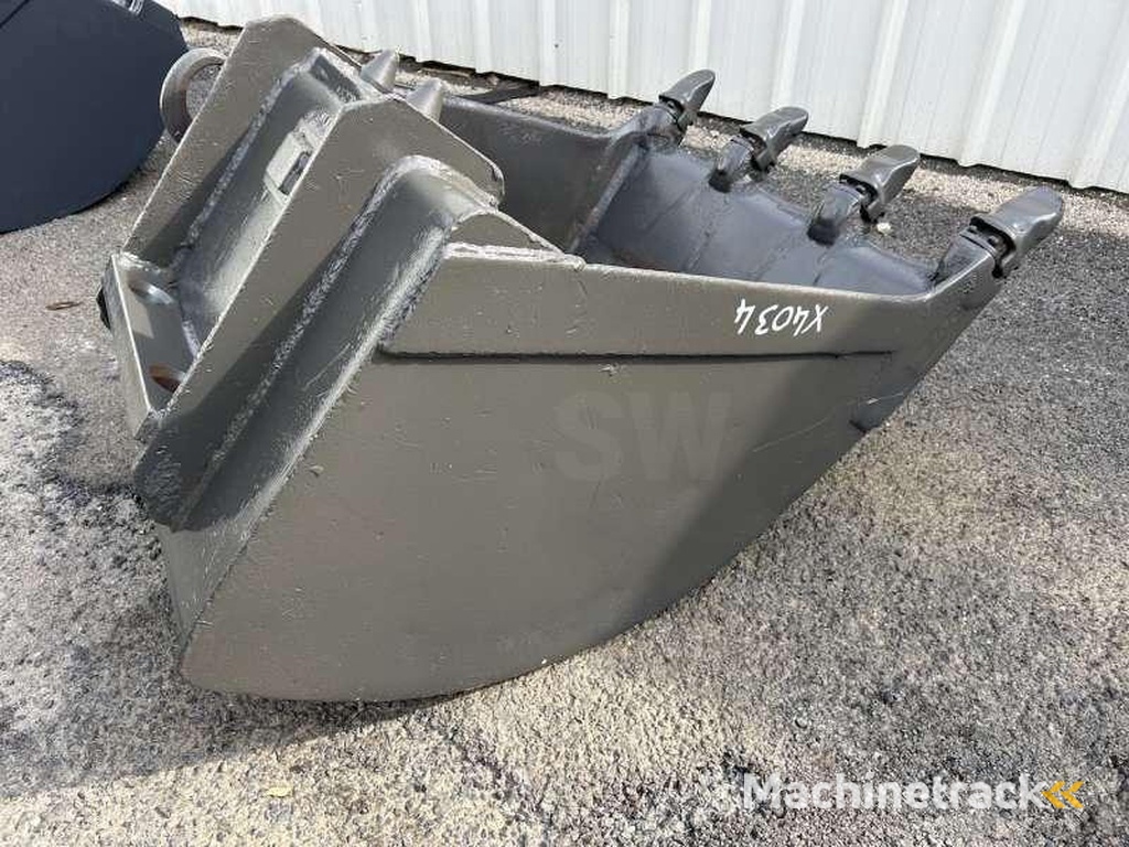 Mecalac 12-870mm-fond-à-revoir