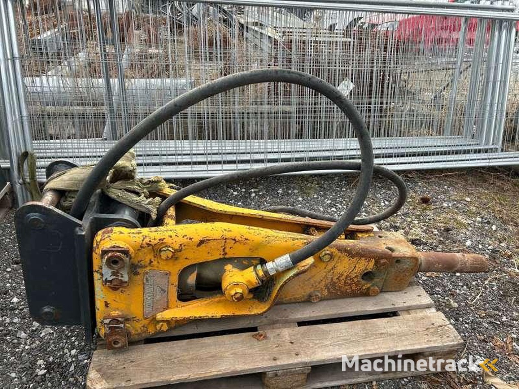 MONTABERT PELLE 8 TONNES / TRACTOPELLE