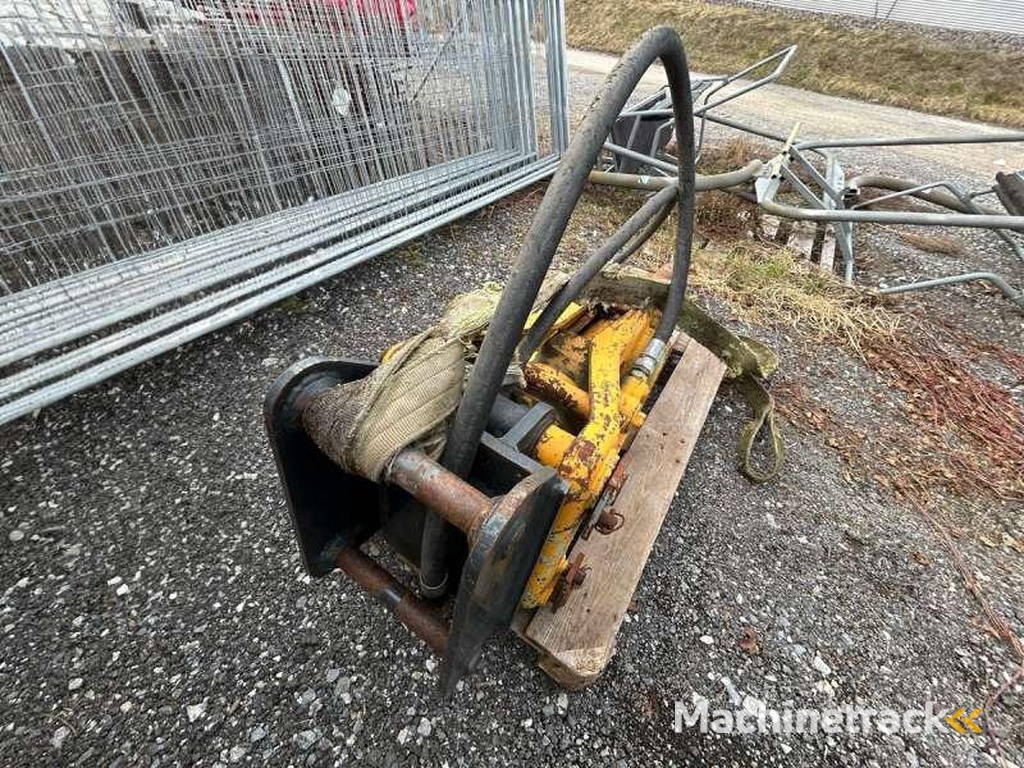 MONTABERT PELLE 8 TONNES / TRACTOPELLE