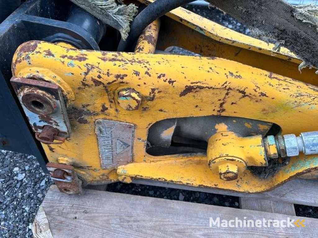 MONTABERT PELLE 8 TONNES / TRACTOPELLE