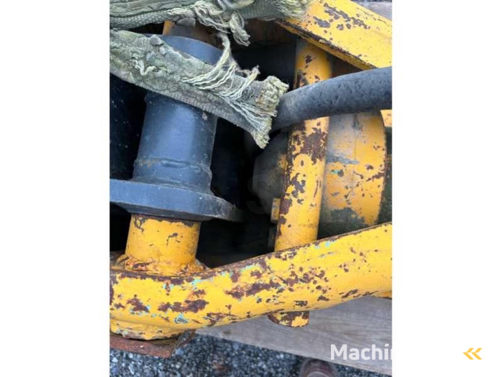 MONTABERT PELLE 8 TONNES / TRACTOPELLE