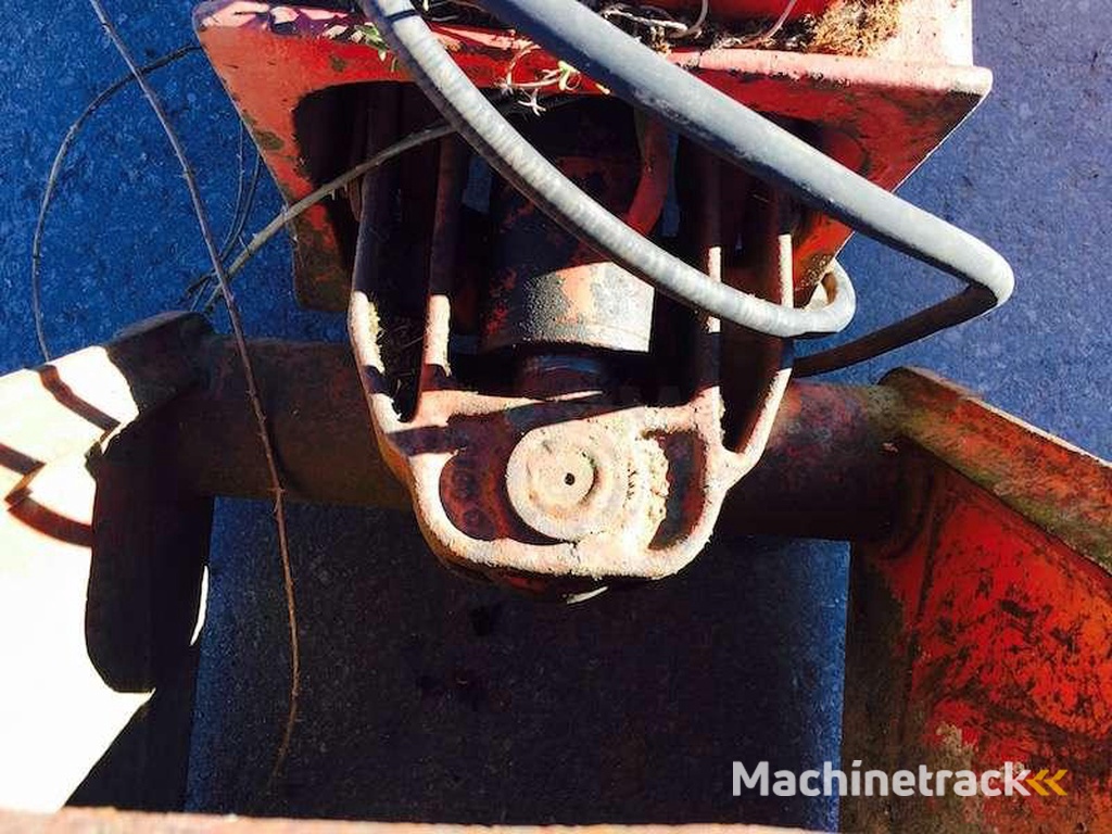 AUTRE Camion avec rotator - coquilles 500mm reprise - ouverture 1500mm