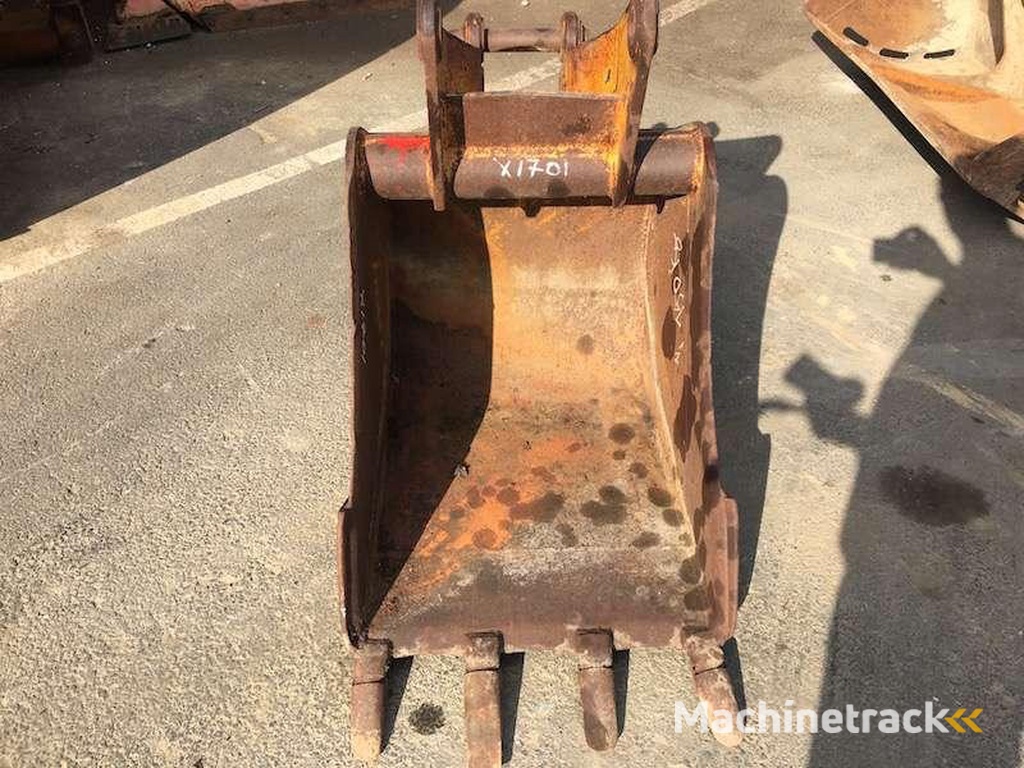 Case tractopelle-600mm