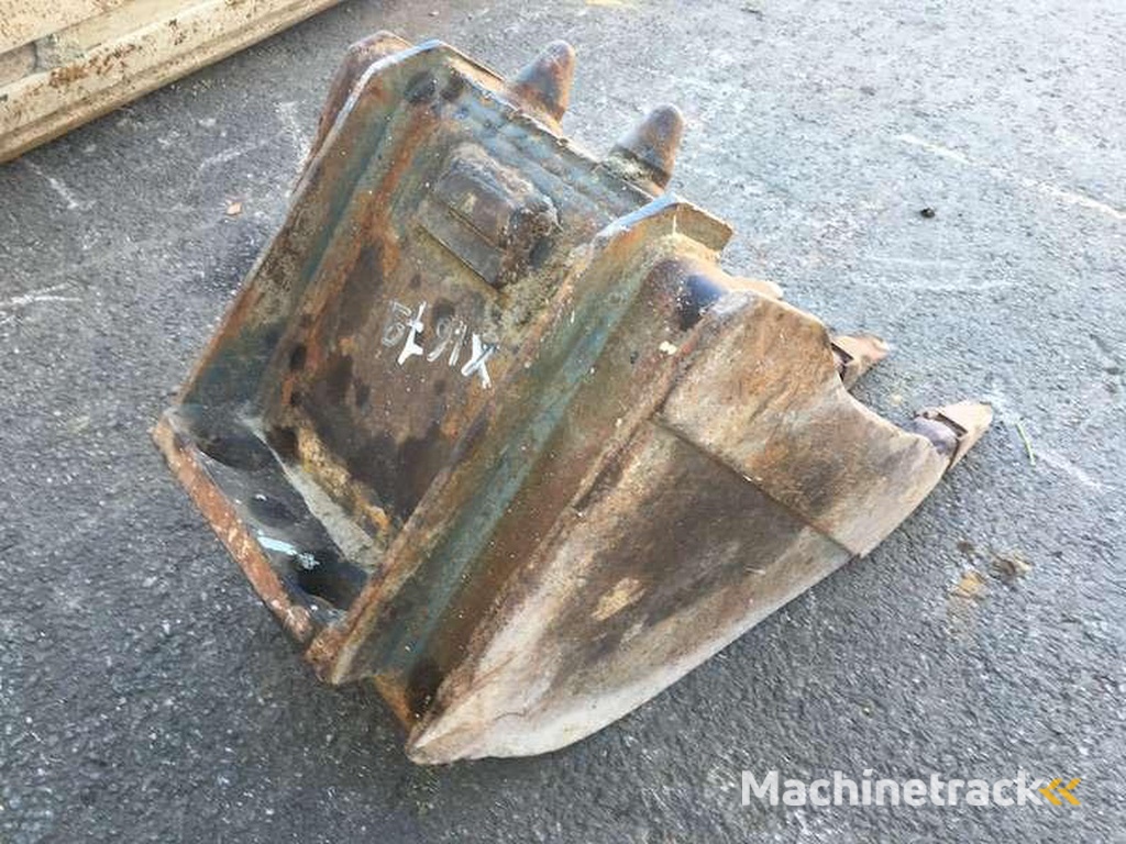 Volvo 360mm-pelles-2,5-Tonnes