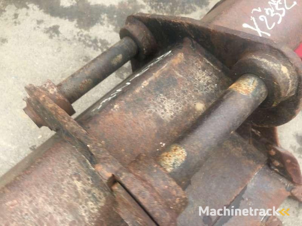 Fermec 890mm-Tractopelle-Fermec