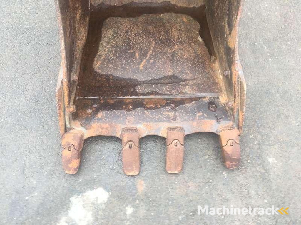 Fermec 580mm-tractopelle-FERMEC