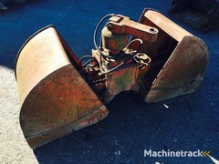 autre-camion-avec-rotator---coquilles-500mm-reprise---ouverture-1500mm