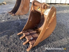 caterpillar-570mm-type-tractopelle