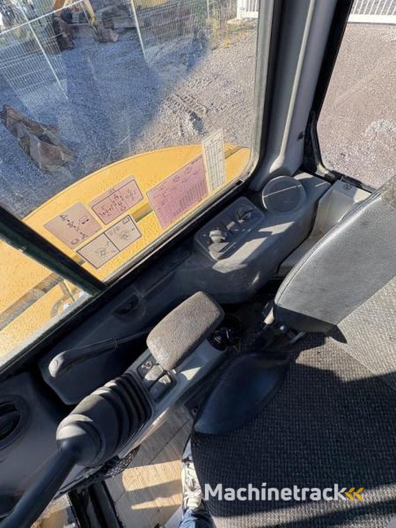 Caterpillar 305.5-E2