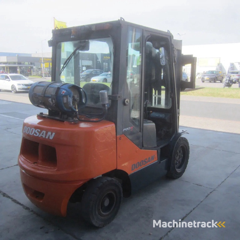 Doosan G35C Heftruck G35C-5, LPG, Triplomast, Side shift, met kenteken.