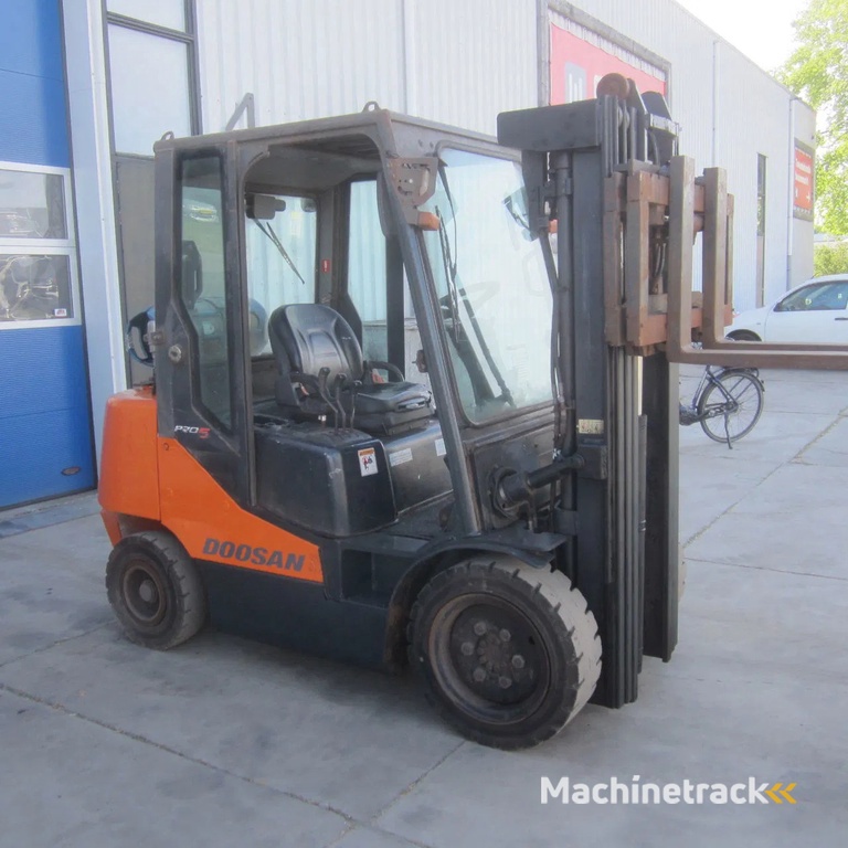 Doosan G35C Heftruck G35C-5, LPG, Triplomast, Side shift, met kenteken.