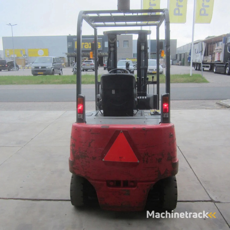 Nichiyu Heftruck FPC25PN, elek., triplo, side shift, hydro vorkverstelling.