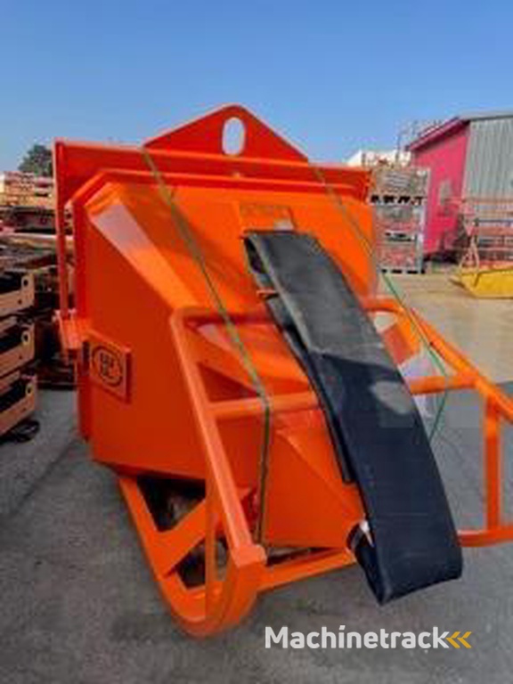 Intequedis-Béton- BENNE A BETON COUCHEE