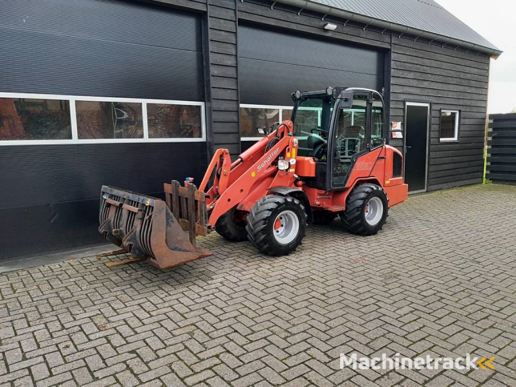 Schäffer 3350 minishovel met cabine NL kenteken
