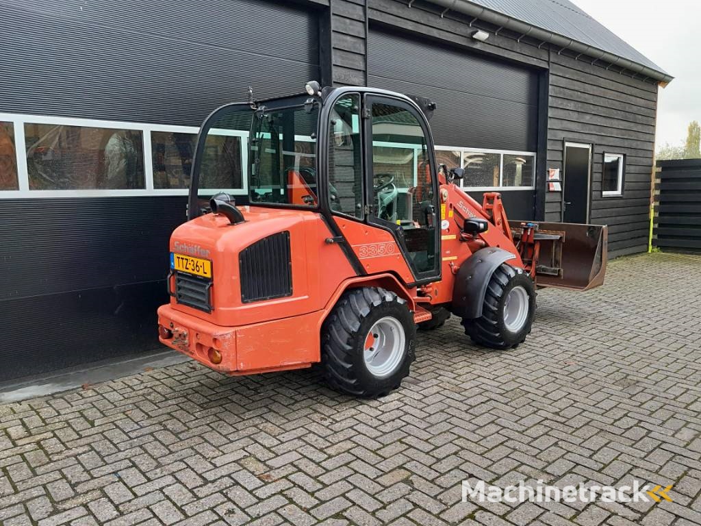 Schäffer 3350 minishovel met cabine NL kenteken