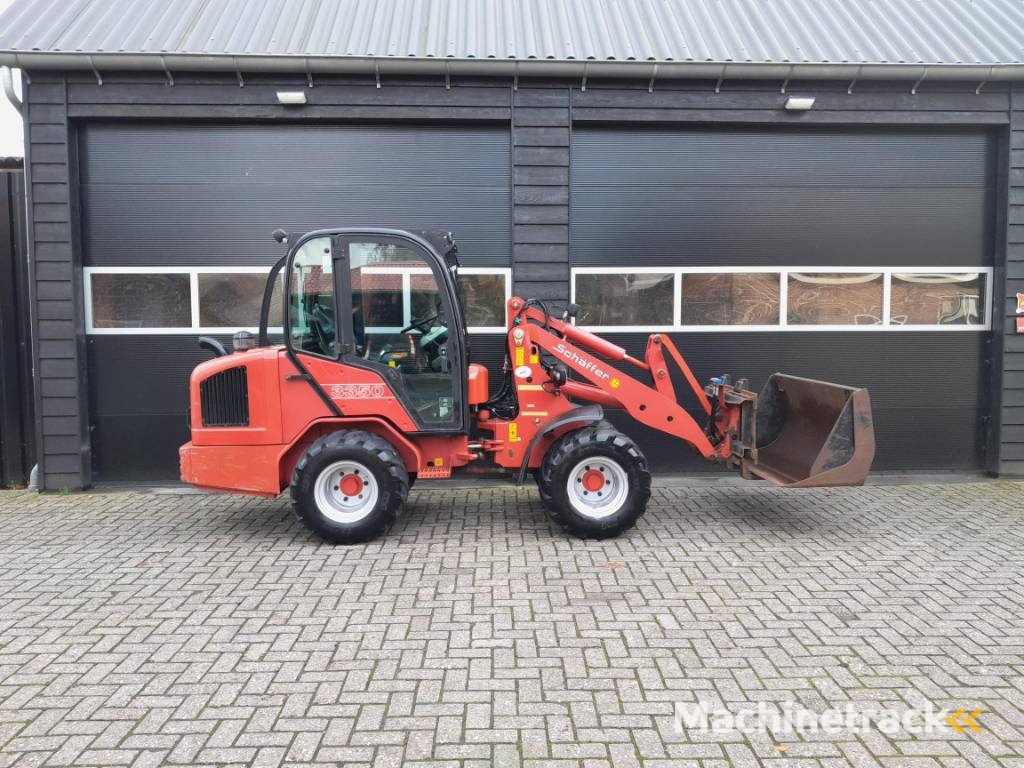 Schäffer 3350 minishovel met cabine NL kenteken