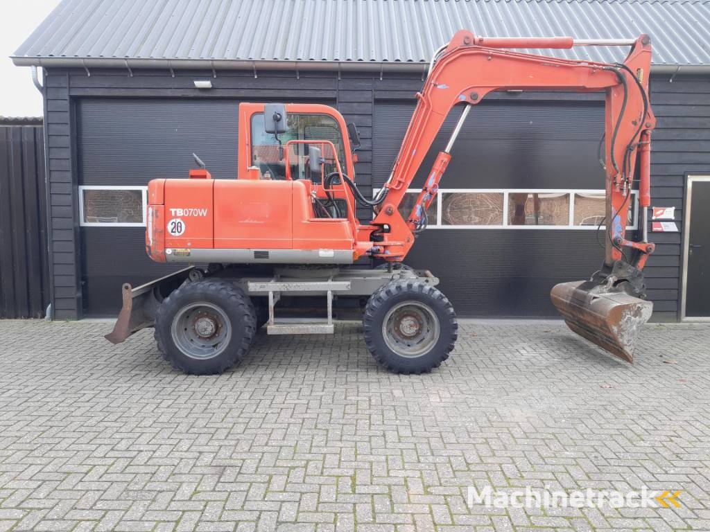 Takeuchi TB070 mobiele kraan graafmachine