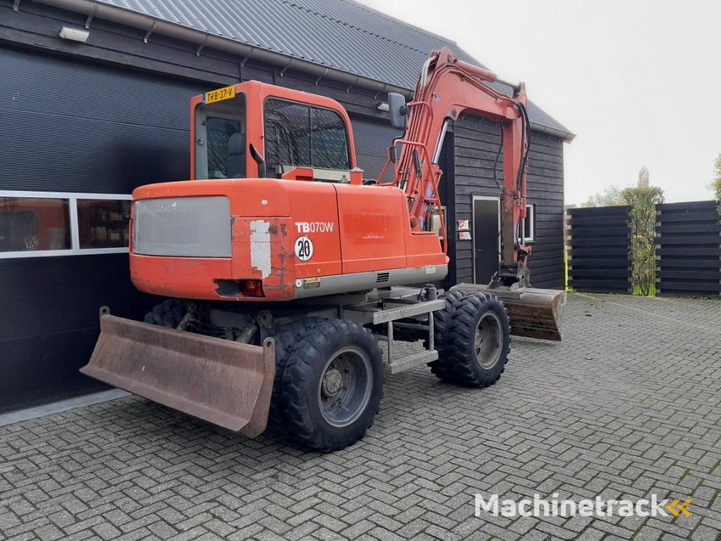 Takeuchi TB070 mobiele kraan graafmachine