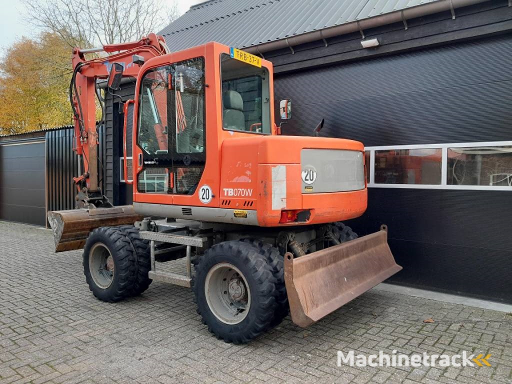 Takeuchi TB070 mobiele kraan graafmachine
