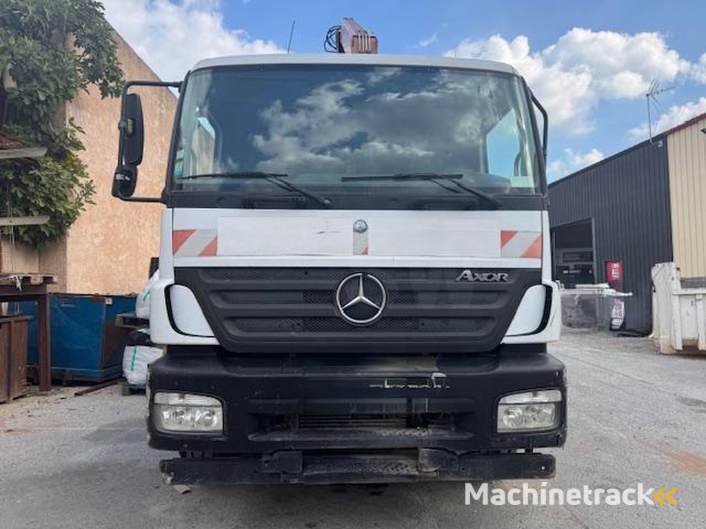 Mercedes AXOR 1828 BENNE GRUE FASSI