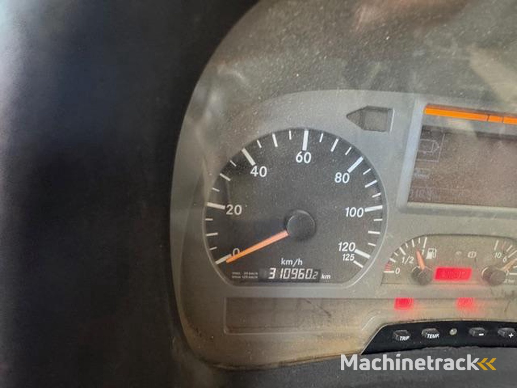 Mercedes AXOR 1828 BENNE GRUE FASSI