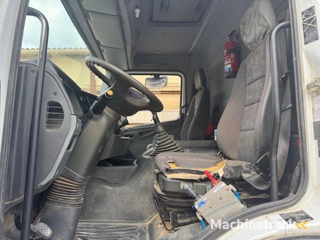 Mercedes AXOR 1828 BENNE GRUE FASSI
