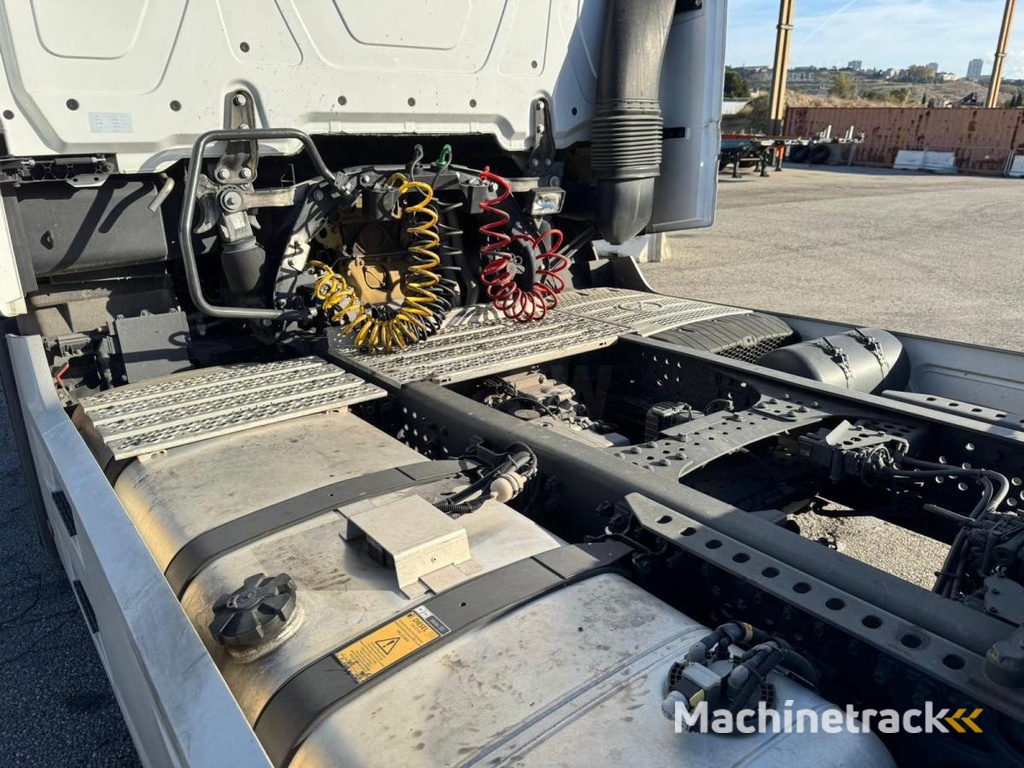 Mercedes ACTROS 1851