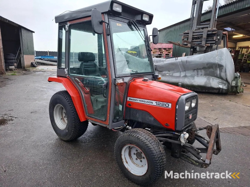 Massey Ferguson 1220