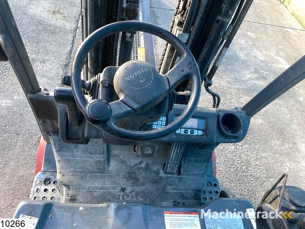 Toyota 8FBEKT18 1800KG, H 4.7M, 7764h, charger