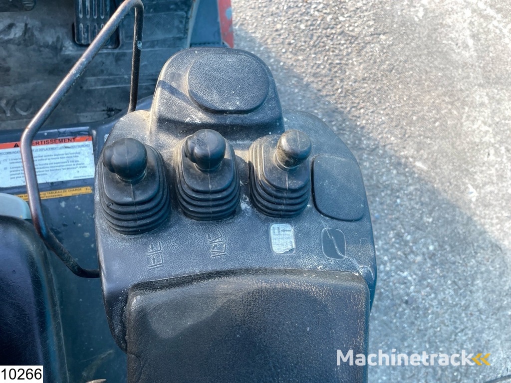 Toyota 8FBEKT18 1800KG, H 4.7M, 7764h, charger