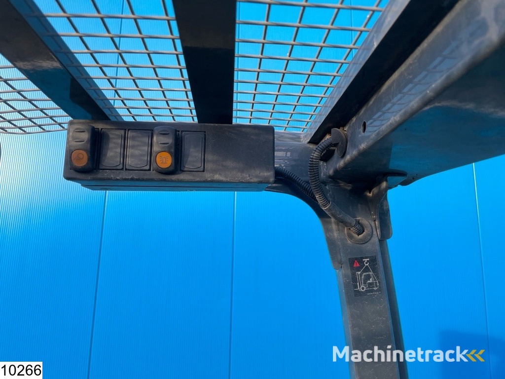 Toyota 8FBEKT18 1800KG, H 4.7M, 7764h, charger