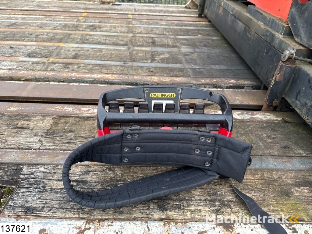 Lecitrailer open laadbak Palfinger PK15500, Remote