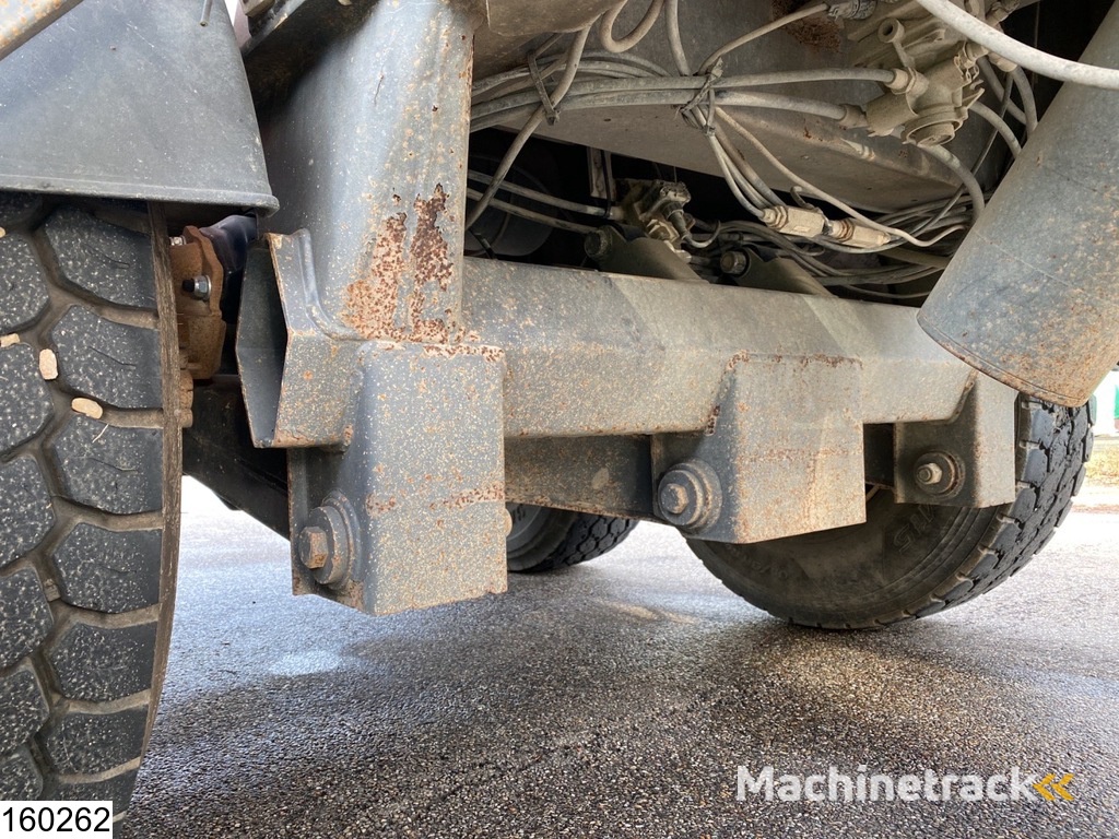 Louault kipper Steel chassis and steel loading platform