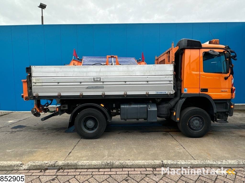 Mercedes Actros 1832 4X4, Grit spreader, Snow plough, Tipper